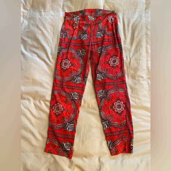 Beautiful breathy ASOS pants in a bandana print - Picture 3 of 4